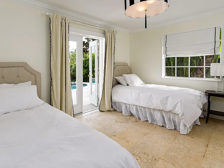 222 Miraflores Dr — Photo 10