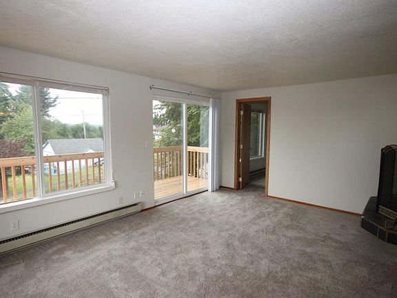 5th image of 1322 Perry Ave #A
