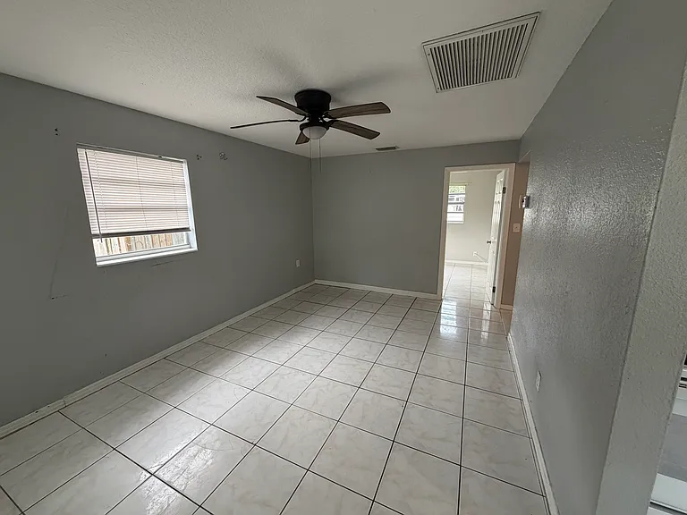 2219 E Annie St — Photo 1