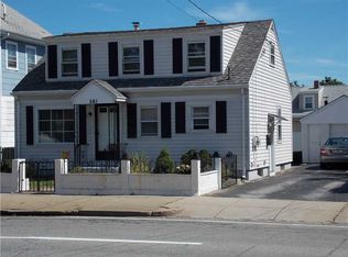 581 Newport Ave, Pawtucket, RI 02861
