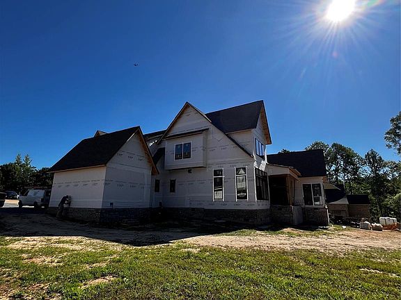 3rd image of 2073 Holbrook Rd