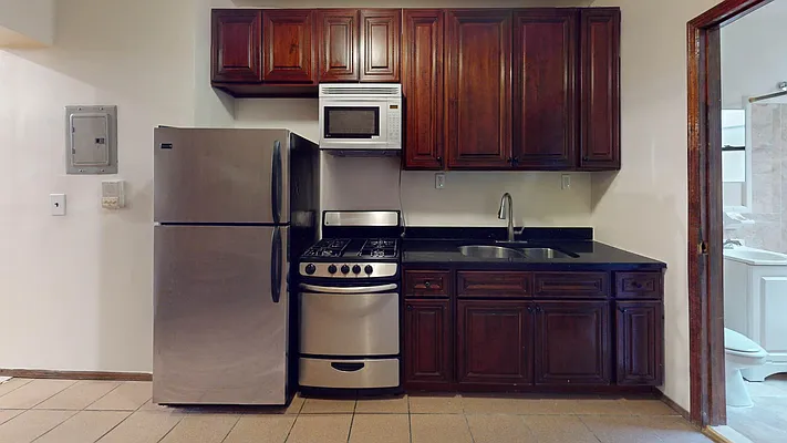 Rented by Bond New York | media 14