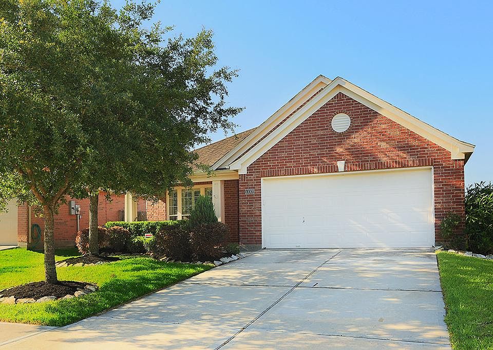 Prestine 1 story with 4 beds/2 baths in Shadow Creek Ranch