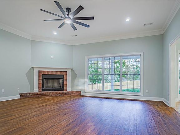 4th image of 387 Lee Road 2099