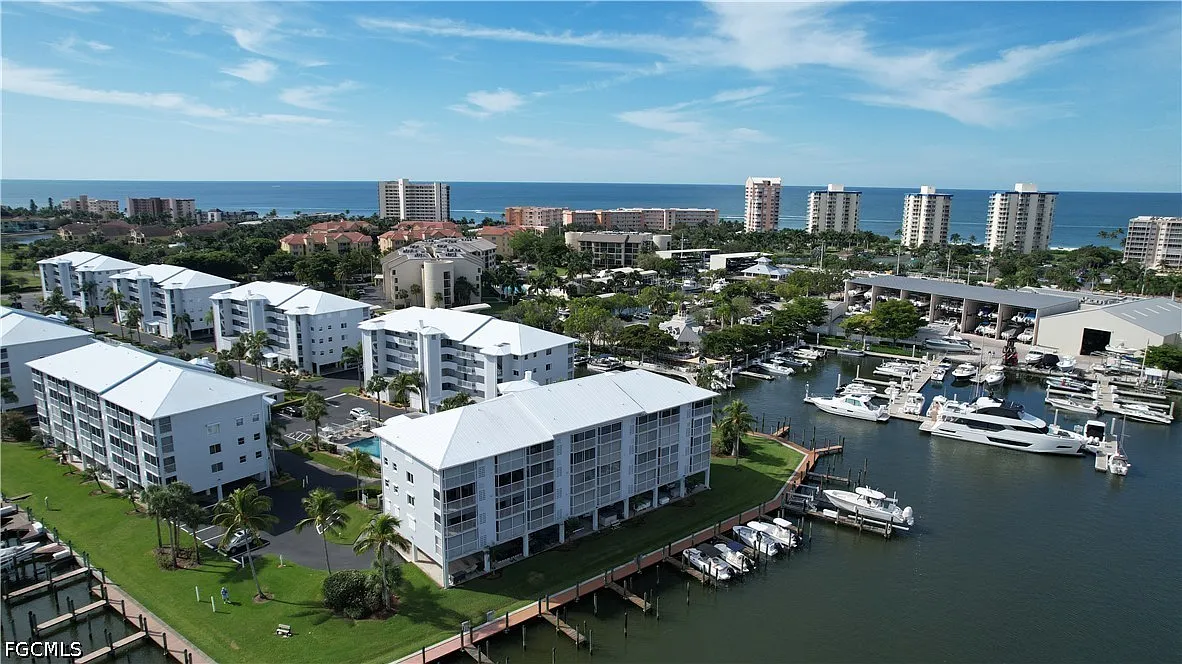 2 bed, 2.0 bath, 1156 sqft, $2,200 — Photo 2