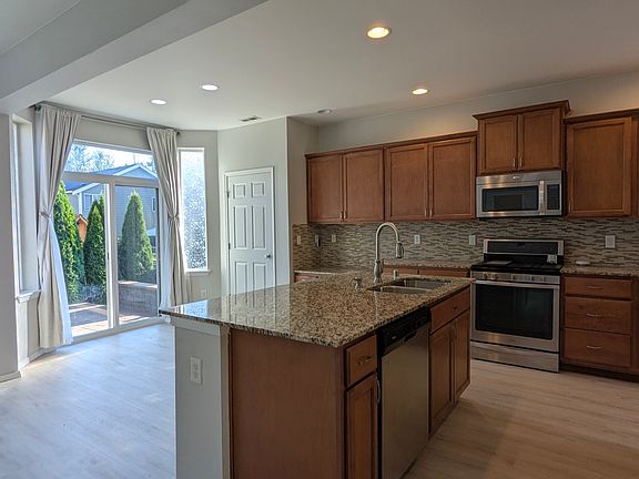 5th image of 26833 225th Ave SE