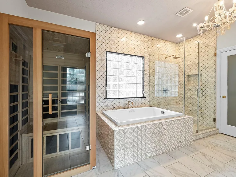 5526 Darschelle Dr — Photo 24