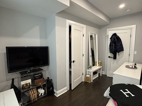 4th image of 5 Strathmore Rd #A