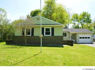 51 Valley Stream Rd, Penfield, NY 14526