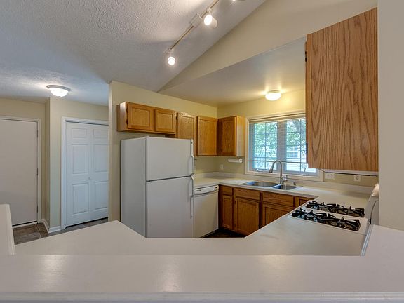 4th image of 7069 Cannon Place Dr NE