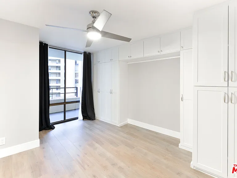 4265 Marina City Dr #415 — Photo 18