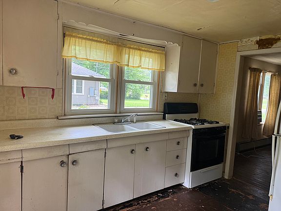 4th image of 2264 White St