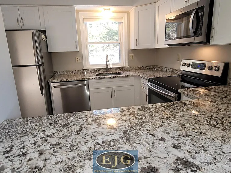 9 Blossom Ln — Photo 2