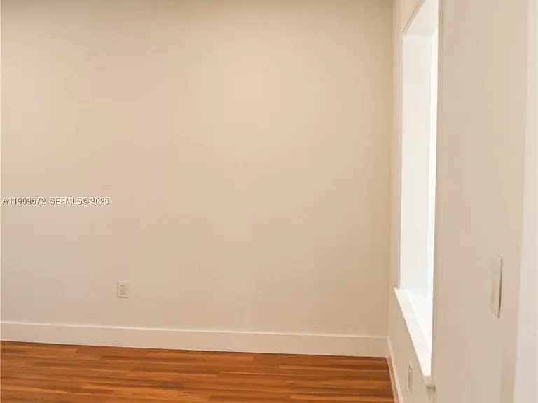 707 N J St — Photo 25