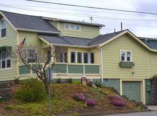 1095 Lombard St, North Bend, OR 97459