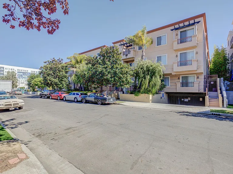 1444 S Point View St #204 — Photo 40