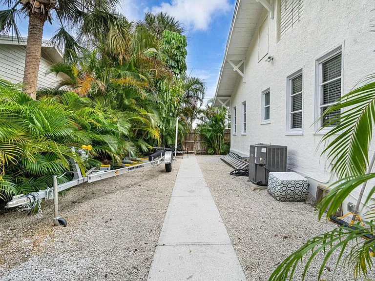 5301 N Flagler Dr — Photo 40