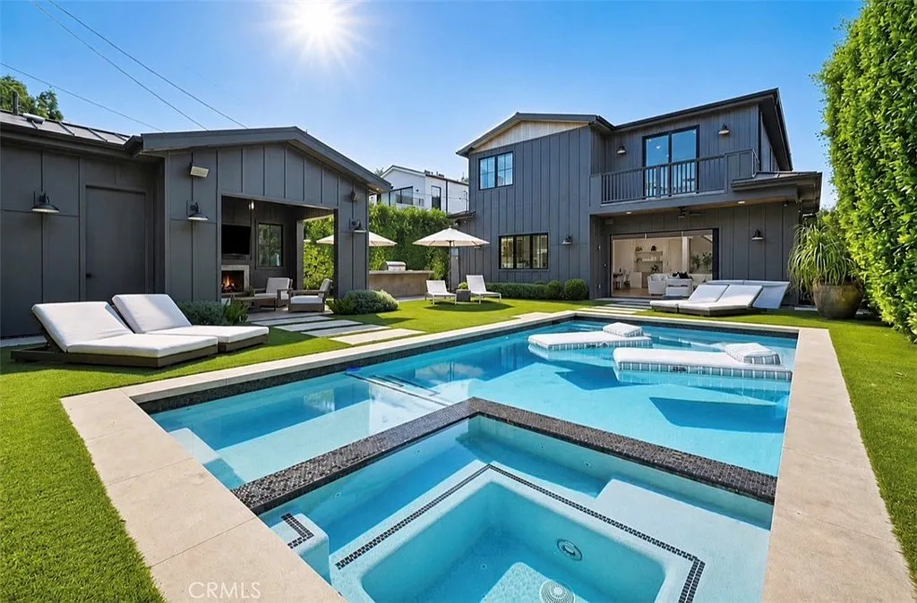 5 bed, 5.5 bath, 3400 sqft, $15,995 — Photo 3