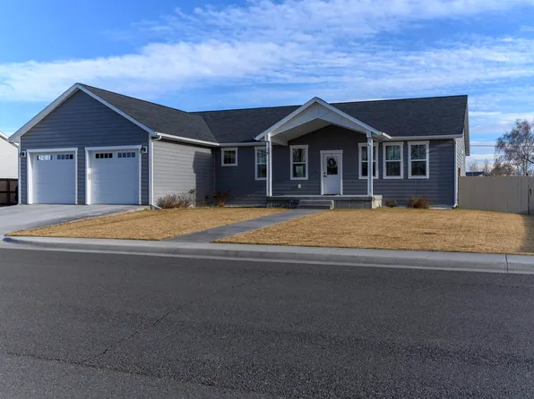 30 E 10th St, Lovell, WY 82431