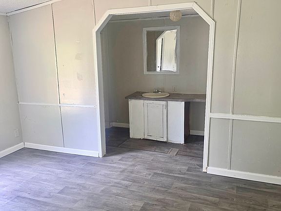 5th image of 433 Rose Ln #7