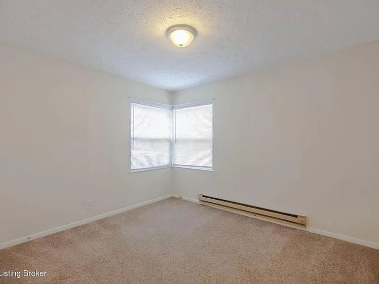 312 Primrose Dr — Photo 4