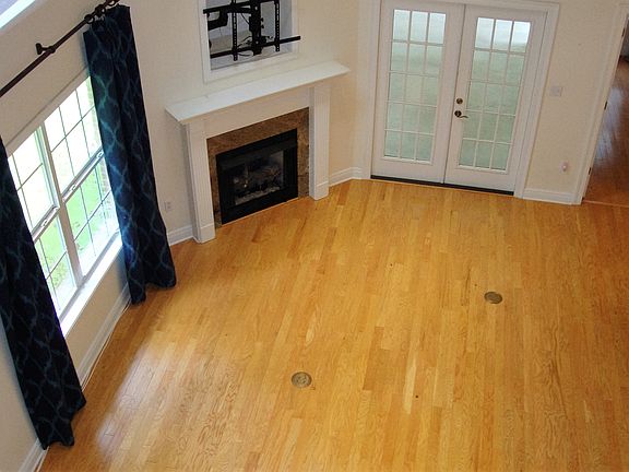 3rd image of 209 Little Creek Dr