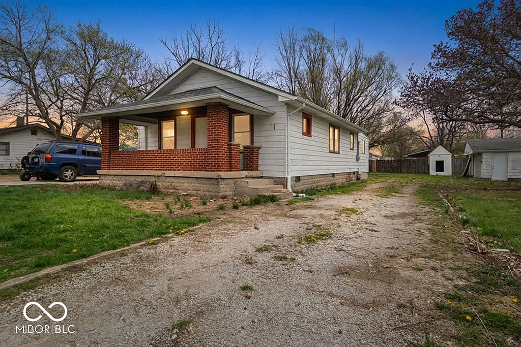2241 N Spencer Ave photo 1