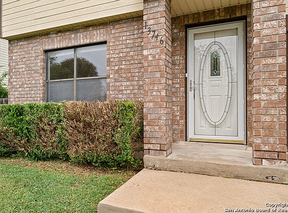 3rd image of 13746 Villa Camino