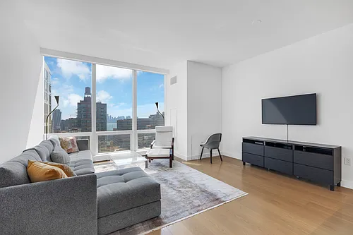 15 Hudson Yards Photo 1