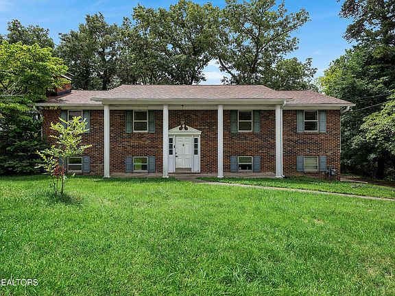 2nd image of 1140 Lovell View Dr