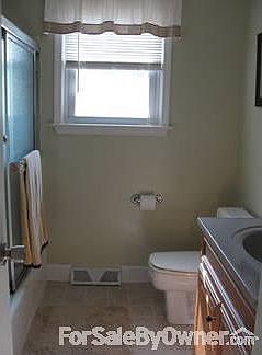 5th image of 12 McDonald Dr