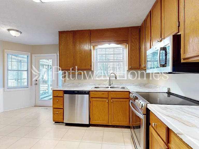 1612 Cumberland Club Rd SW — Photo 8