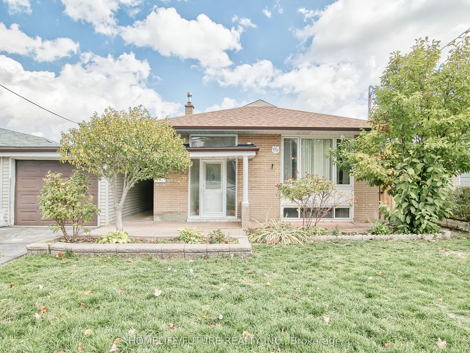 3 bed, $2,400 — Photo 1