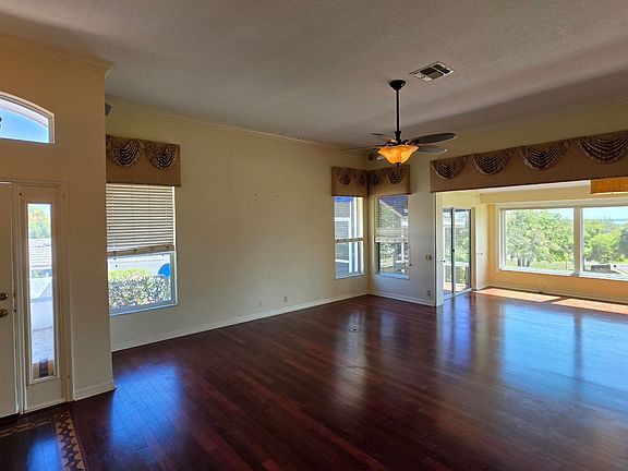 3rd image of 6048 Topsail Rd