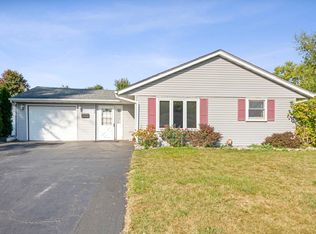 46 Ash St, Carpentersville, IL