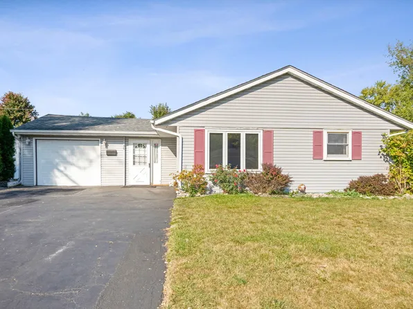 46 Ash St, Carpentersville, IL 60110