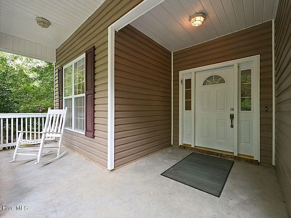 5th image of 421 Riverside Lane