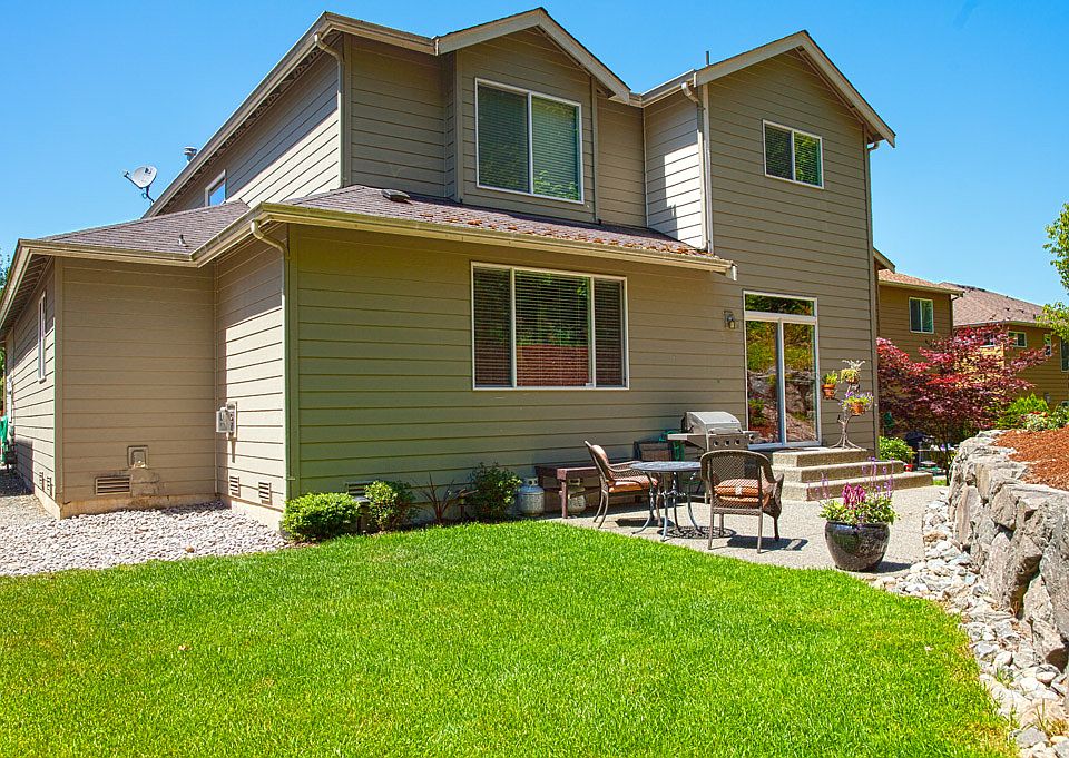 2nd image of 16208 Parkside Way SE