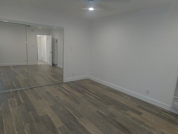 5th image of 829 N San Vicente Blvd APT 6