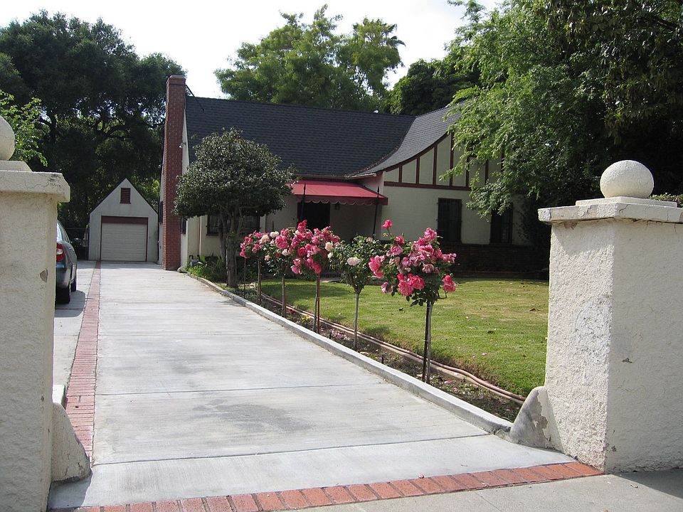 1st image of 1727 N Raymond Ave
