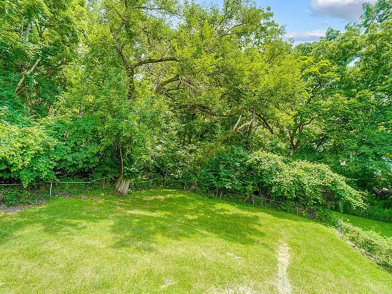 5128 Blaesi St — Photo 32