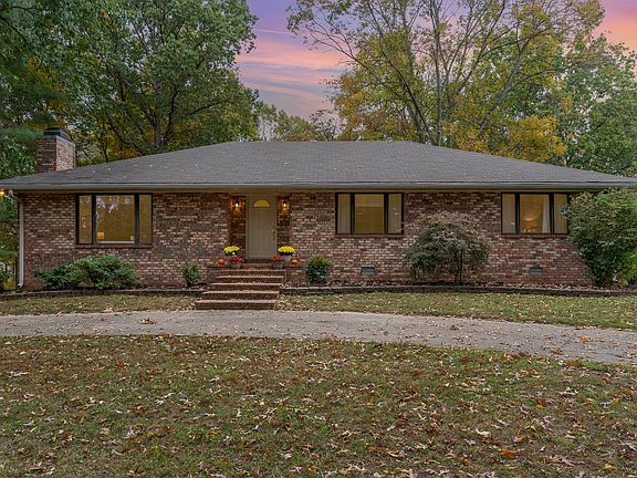 2nd image of 3143 Briarwood Dr
