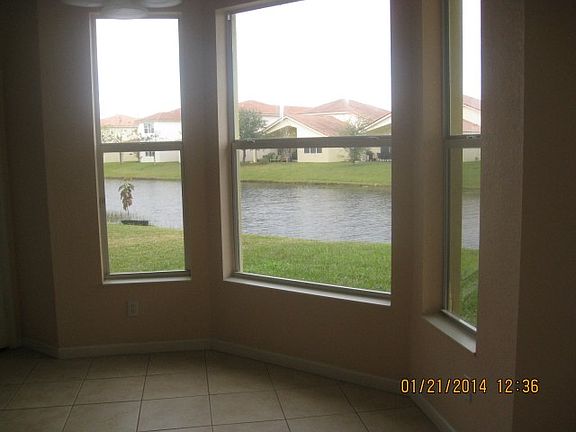 5th image of 1827 SW Jamesport Dr