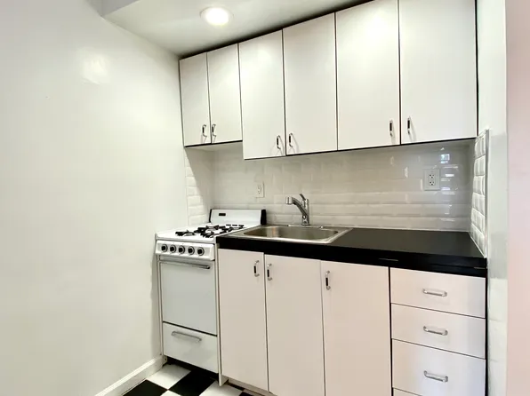 433 East 83rd Street image 5 of 7