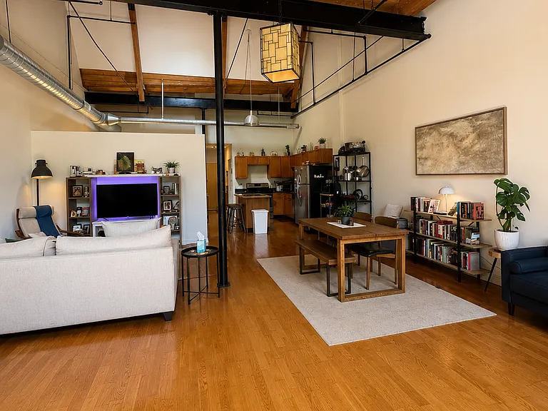 160 Fremont St #221 — Photo 4