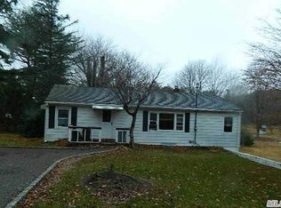 334 Woodland Ave, Manorville, NY 11949