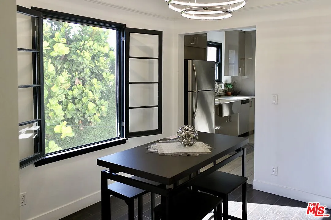 1 bed, 1.0 bath, $3,400 — Photo 4