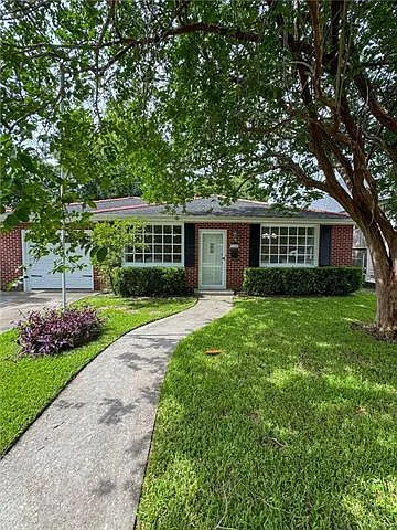 1708 Feronia St — Photo 2