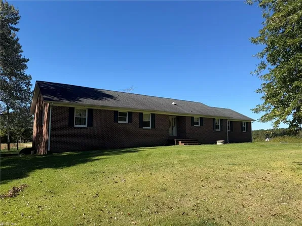 5301 Courtland Rd, Disputanta, VA 23842