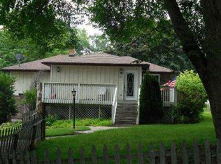 3145 Lockwood Blvd, Lake Geneva, WI